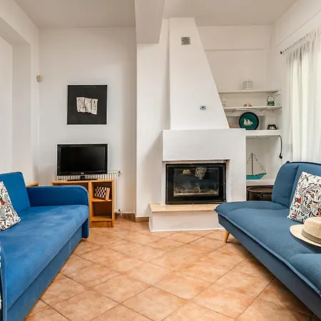 Kyano Beachfront House ポリフロノ